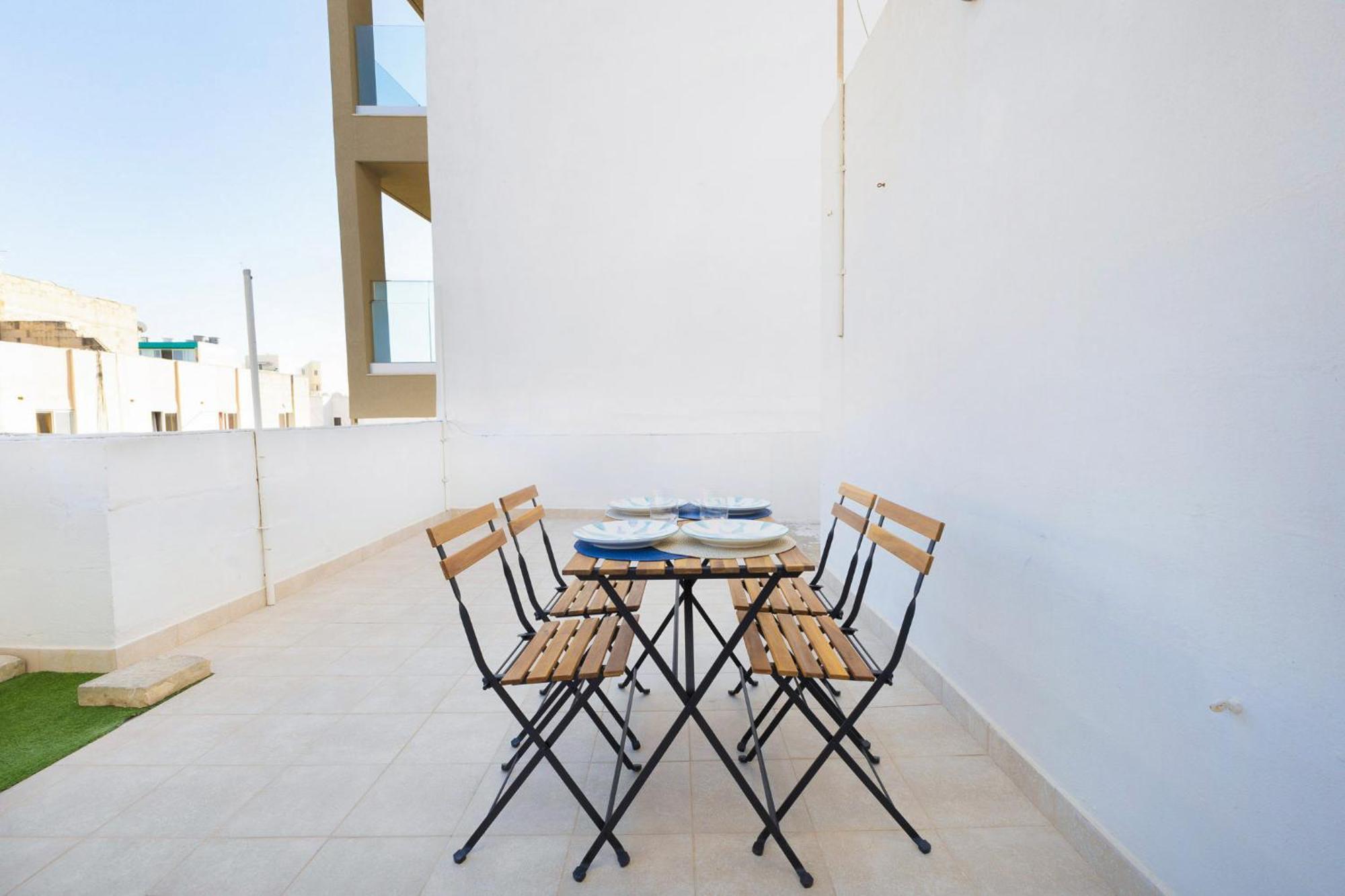 Spacious 2Br Penthouse With A Large Front-Terrace - Close To Bugibba Perched Beach Bahía de San Pablo Exterior foto
